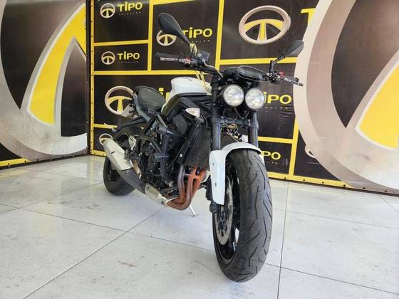 TRIUMPH STREET TRIPLE 